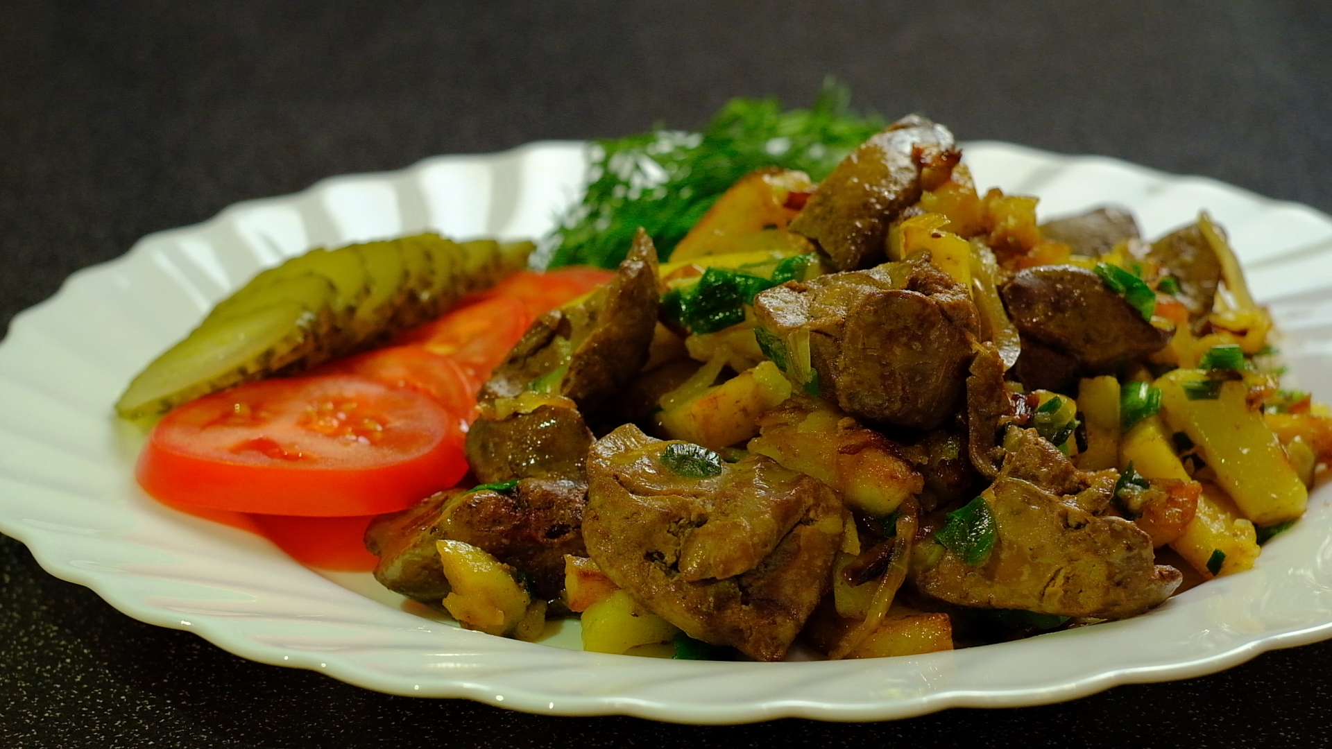 Жареная картошка с куриной печенью