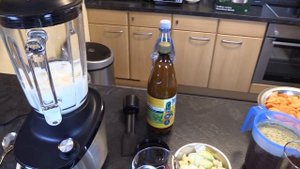 Philips HR3760/10 Standmixer Philips 7000 Series Standmixer HR3760/10 mit 1.500 Watt - TEST