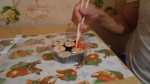 Пробую роллы впервые