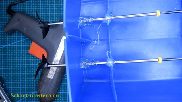 Как сделать радиоуправляемую лодку из игрушки своими руками