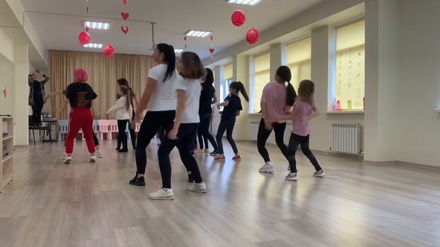 Как научиться танцевать за 5 минут/ студия танца Foresightkids / Family dance day ??? смотреть онлайн
