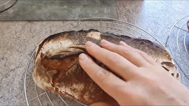 Мама печёт хлеб ?