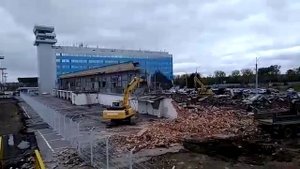 Старый терминал аэропорта Хабаровска пошёл под снос