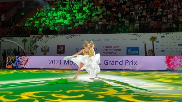 Dina and Arina Averina - GP Moscow 2021 Gala смотреть онлайн
