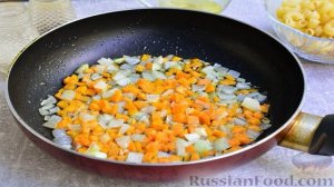 Куриный суп с кабачками, помидорами и макаронами