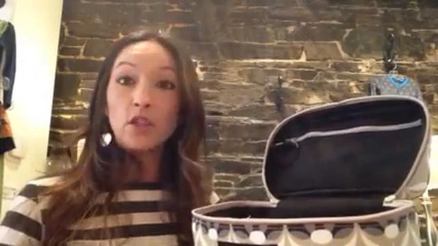 We love Petunia Pickle Bottom Travel Train Case! смотреть онлайн