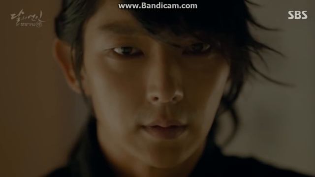 ЛУННЫЕ ВЛЮБЛЁННЫЕ - АЛЫЕ СЕРДЦА лучший поцелуй смотреть онлайн