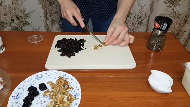 мясо в духовке под черносливом и грецким орехом ! простой вкусный ужин! смотреть онлайн