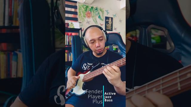 This One Song Played on 3 Fender Basses! Yugyugan Na-P.O.T смотреть онлайн