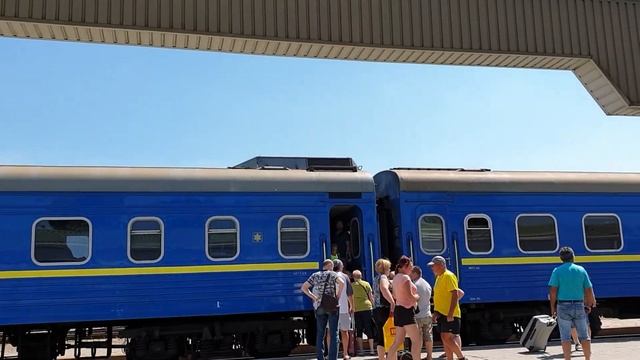 Вокзал жд. Бердянск. Встречаем сестричку! Интересная жизнь в пригороде/влог смотреть онлайн