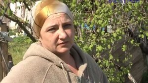 Обрыв провода линии электропередач напряжением в 110 киловольт над домами.