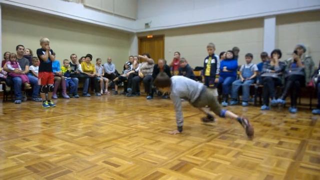 номинация Break Dance соло дети до 9 лет Лазаревич Степан vs ? смотреть онлайн