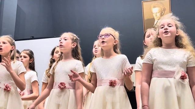 Веклич Альбина и ансамбль "Ассоль" (музыка - И. Хрисаниди, слова - А. Поповой - "Ассоль")