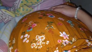 8 Months Pregnant, Baby Monster Kick!!