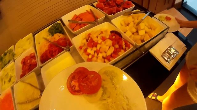 Завтрак в Кози Бич Cosy beach Паттайя Таиланд смотреть онлайн