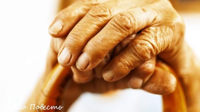 Старушка увидела, что зять что то добавил в суп, и ей сразу стало ясно что стало с дочерью… смотреть онлайн