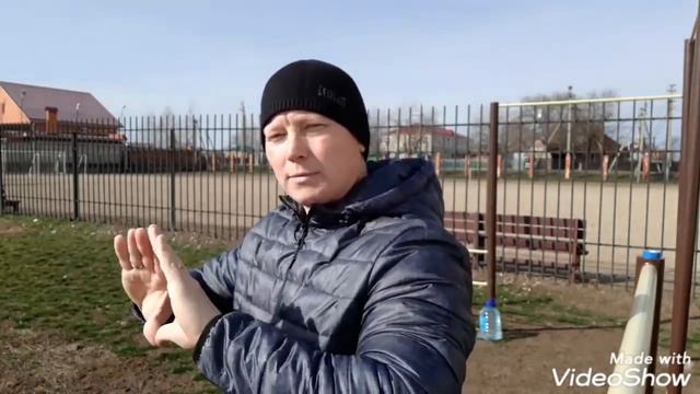 Старое видео о том как я тренируюсь на работе.