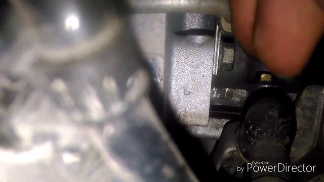 Mitsubishi L200 triton 2.5л. Меняем свечи накала. смотреть онлайн