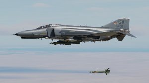 DCS F-4E Phantom II. Применение бомб GBU-12/10/24 и контейнера Pave Spike в DCS World.