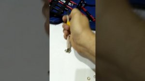 Электромагнит из гвоздя провода и батарейки