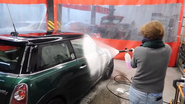 Как я самостоятельно мыл машину на автомойке. Процесс мойки машины.