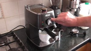 Delonghi Distinta ECi341 coffee maker step by step... make a Cappuccino!!