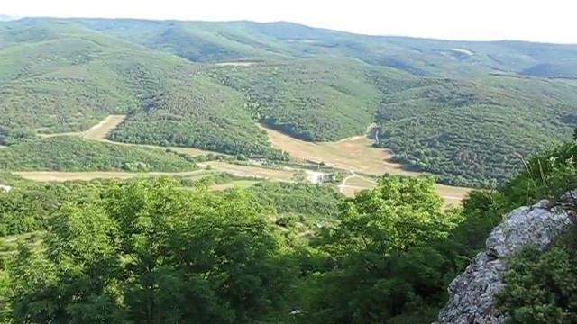 Украина 2009. Крым. На вершине городища Мангуп-Кале.