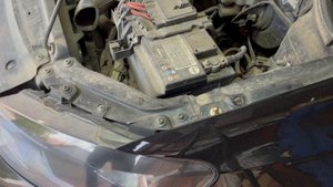 Установка газовых упоров поло седан