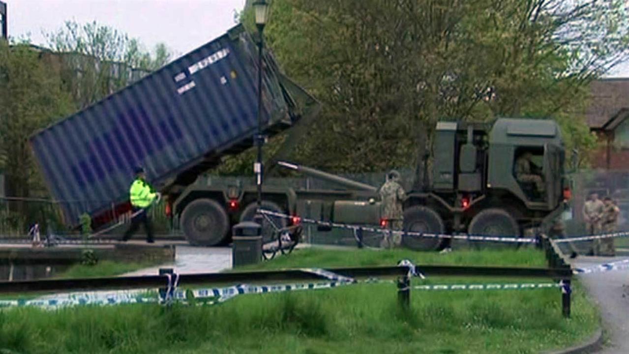 Военные специалисты начали процедуру очистки по девяти адресам в британском Солсбери
