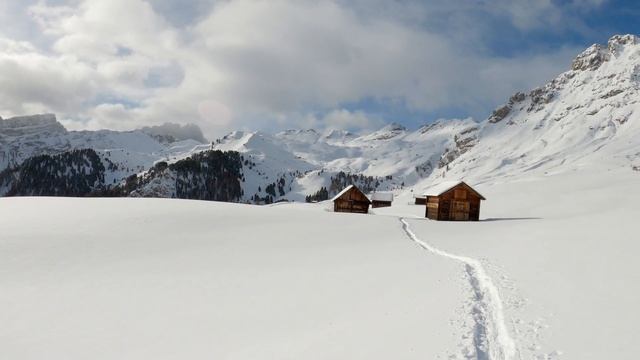 From Longiarù to the amazing meadows around Utia Vaciara in winter смотреть онлайн