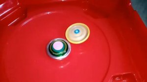 Кто круче и выносливее??? Infinity NADO Искрящаяся бабочка или Beyblade Гаруда???