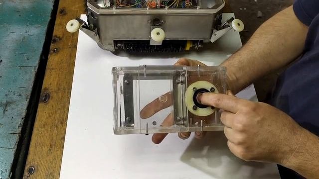 Робот пылесос для бассейна своими руками.