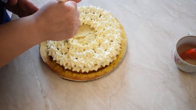 Песочный торт с творожным кремом