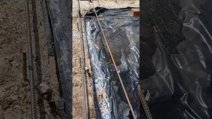 Минусы пластиковых фиксаторов арматуры. Основание под плиту.