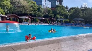 Нашли теплый бассейн и чистый пляж. Пляж-отель "Золотая Бухта". Анапа