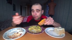 МУКБАНГ/АСМР КАРТОШКА С ПОДЛИВОМ ИЗ МЯСА/ЯЙЦА ВАРЕНЫЕ/СОУС/БУТУРБРОДЫ/ОБЕД/EATING/ASMR/Mukbang#301