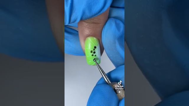 дизайн ногтей Киви! очень сочный дизайн на лето