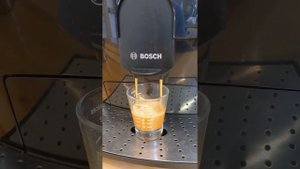 Кофемашина BOSCH BENVENUTO CLASSIC PIANO демонстрация работы