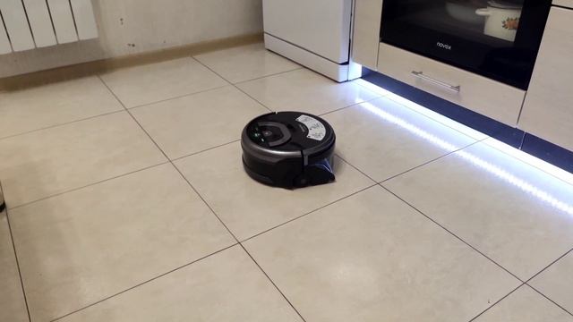 Робот - мойщик пола ILIFE W400 в работе смотреть онлайн