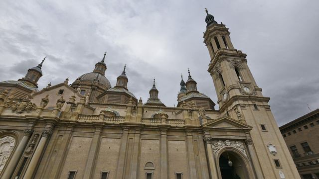 Basílica de Nuestra Señora del Pila+