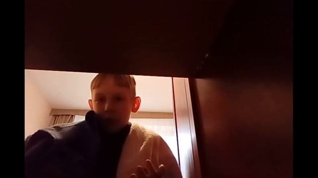 Что вы делаете в моём шкафу???) смотреть онлайн