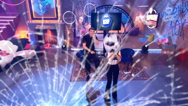 Наталья Орейро разбила камеру футбольным мячом