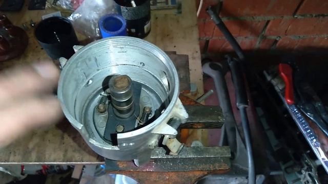 Львовский погрузчик. Поломка распределителя зажигания. смотреть онлайн