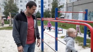 Подтягивание на турнике. Научить ребёнка подтягиватся на турнике