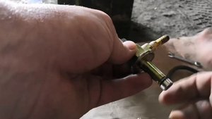 Как установить кнопку воздушного сигнала