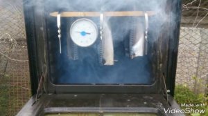 Коптильня из газовой плиты с дымогенератором на естественной тяге. (в процессе усовершенствования)