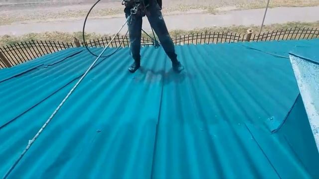 Шифер.Гидродинамическая очистка.Покраска безвоздушным распылением. www.чисткакрыш.бел смотреть онлайн