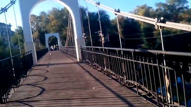 Мост через реку соединивших районы Кривого Рога. смотреть онлайн