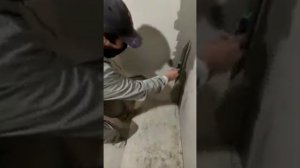 Шпаклюем угол . На сдир. Две техники нанесения кельмой.