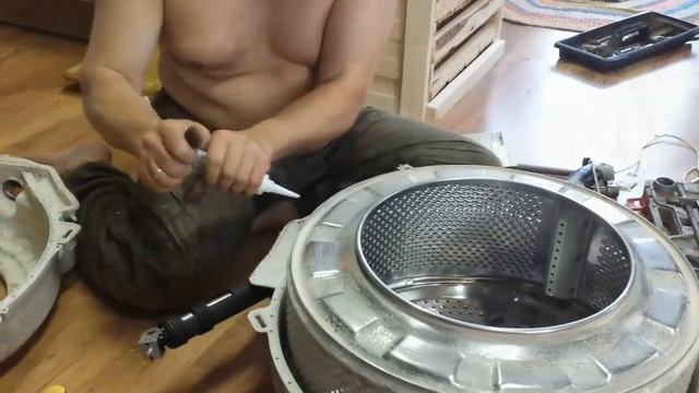 замена подшипников indesit widl 83 часть 2 смотреть онлайн